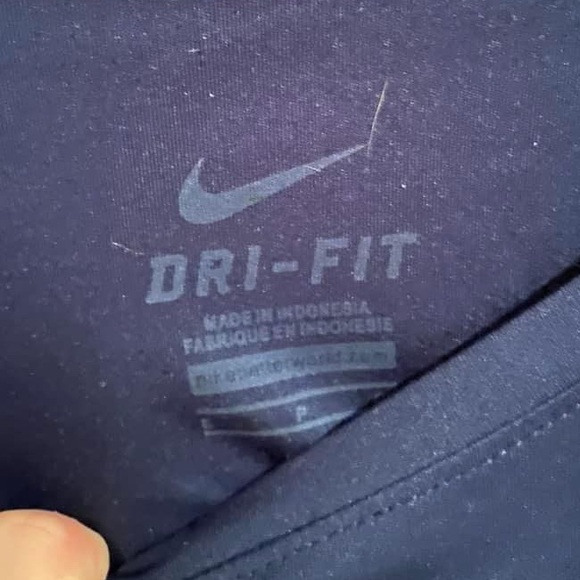 Nike dri fit tee - Picture 3 of 3